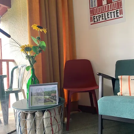 Hosta Piscine Vue Montagnes